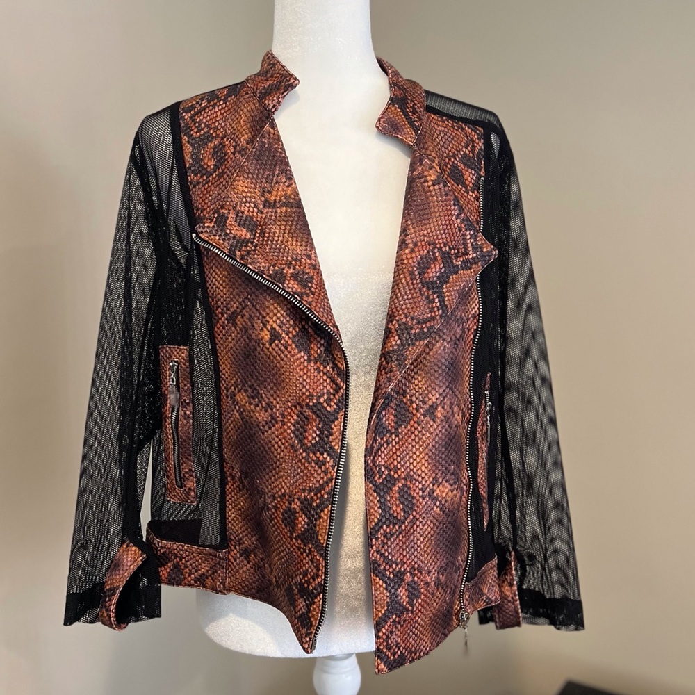 NWOT ALBERTO MAKALI Women’s Jacket / Black Mesh Snakeskin Print / Size: Medium